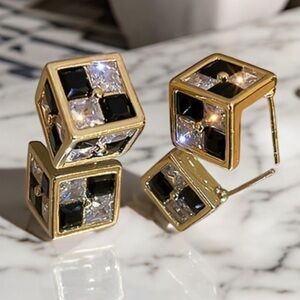Stylish Checkered Women’s Rhinestone Cube Stud Earrings